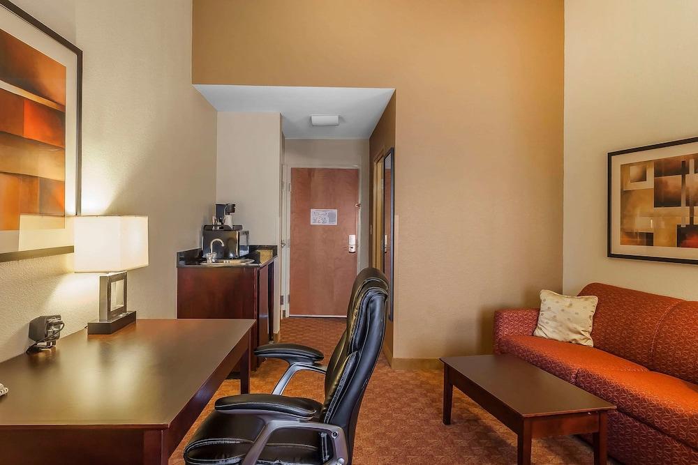 Comfort Suites Suffolk - Chesapeake Экстерьер фото