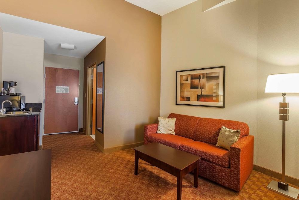 Comfort Suites Suffolk - Chesapeake Экстерьер фото