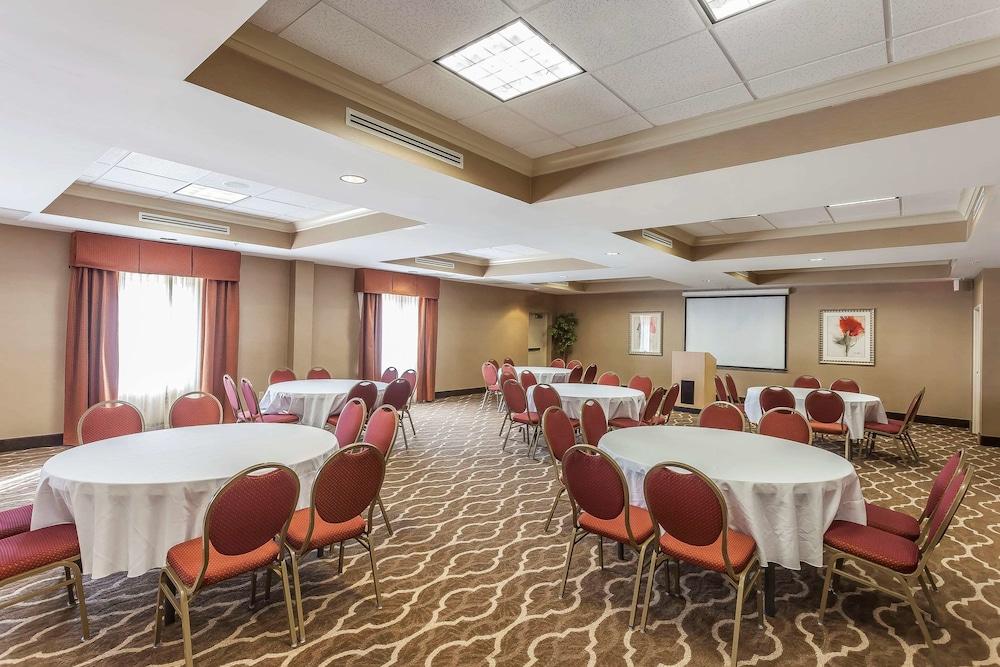 Comfort Suites Suffolk - Chesapeake Экстерьер фото